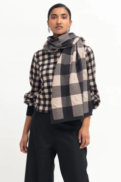 Karo Scarf