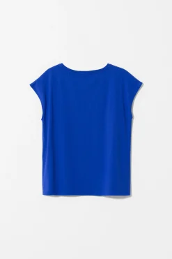 Oue Tee