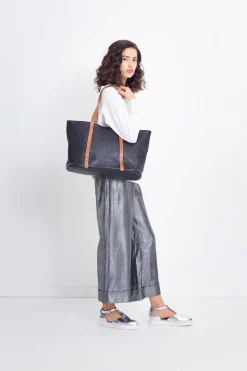 Raaka Tote