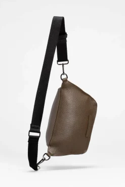 Tavik Sling Bag