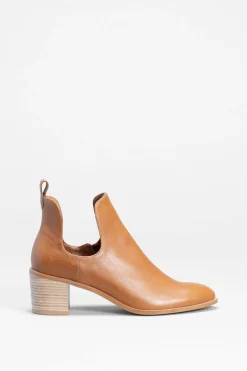 Valla Cut Out Boot